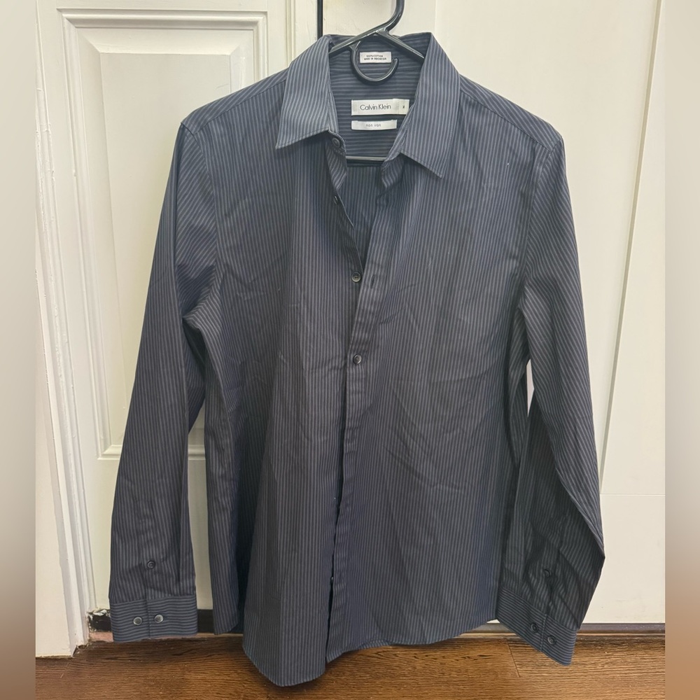 EUC Calvin Klein Button-Down!